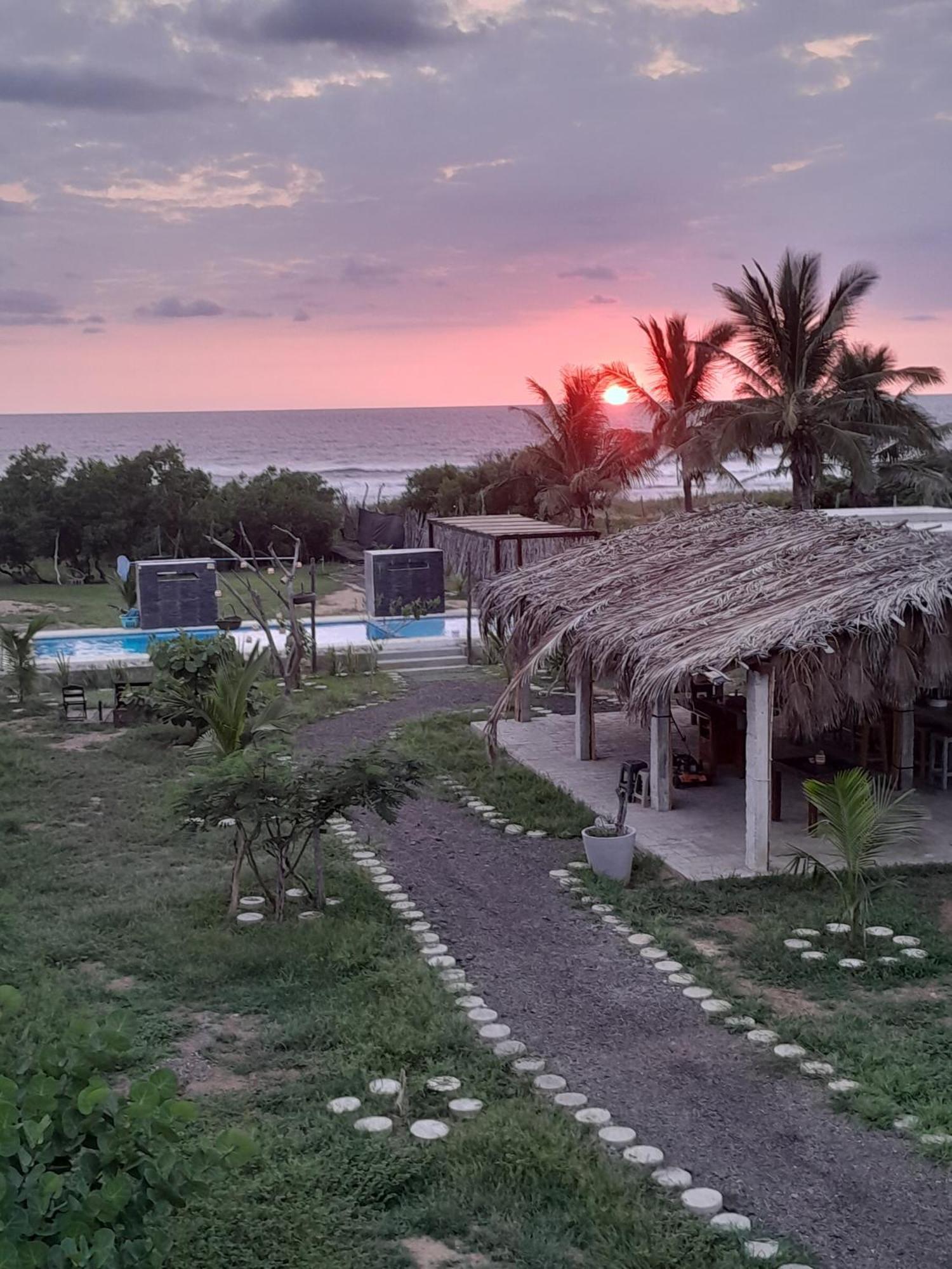 Tres Velas Surf Celestino Gazca Villasenor Bagian luar foto