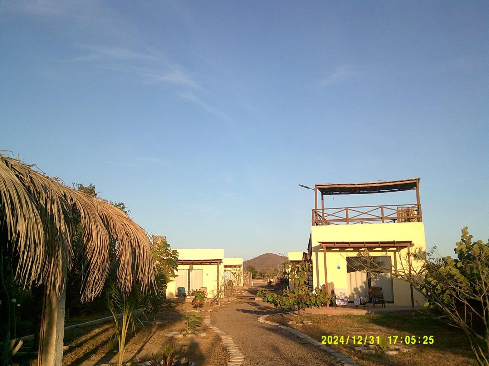 Tres Velas Surf Celestino Gazca Villasenor Bagian luar foto